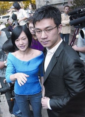 小S被揭開性愛派對 盤點(diǎn)遭狗仔曝光明星丑事
