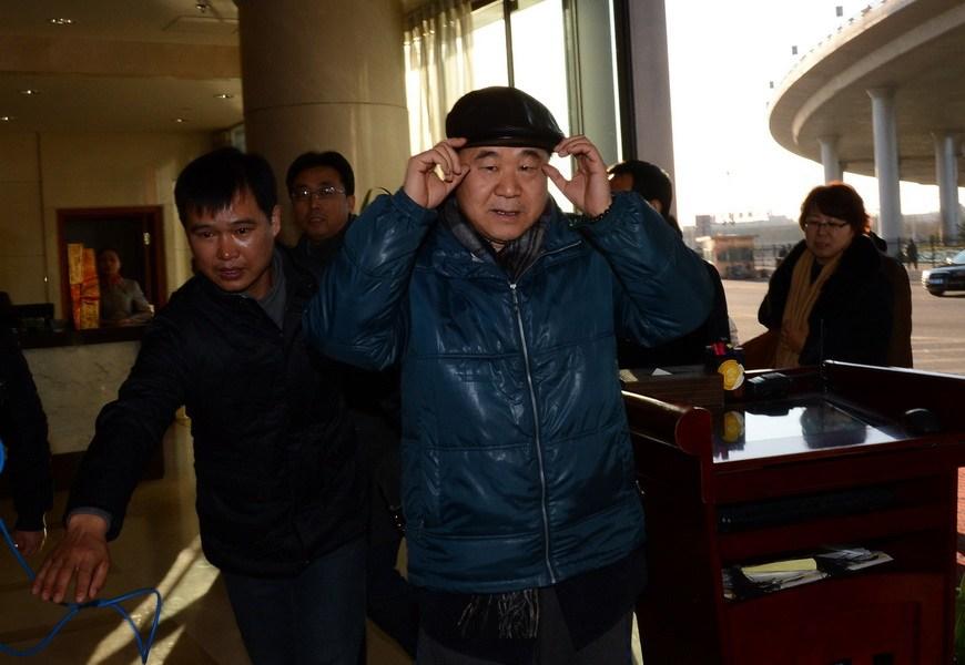 莫言赴瑞典領(lǐng)取諾貝爾文學獎