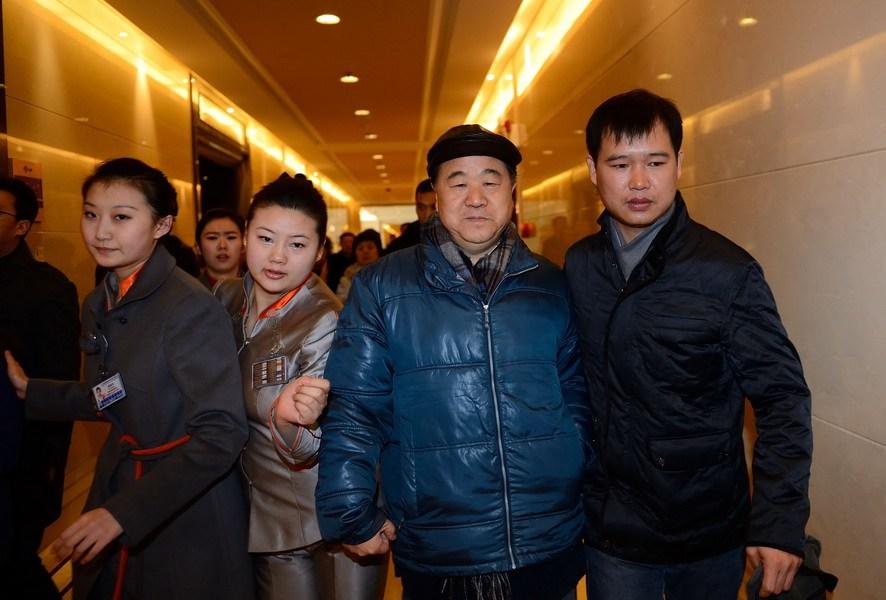莫言赴瑞典領(lǐng)取諾貝爾文學獎