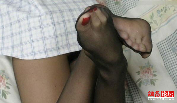 暗訪女大學(xué)生絲襪會(huì)所 坑人不淺