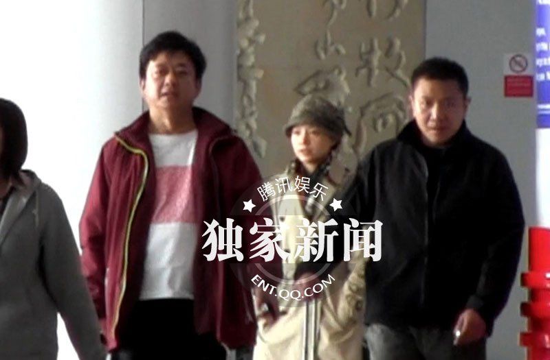 章子怡抵京撒貝寧接機 同回公寓秀恩愛