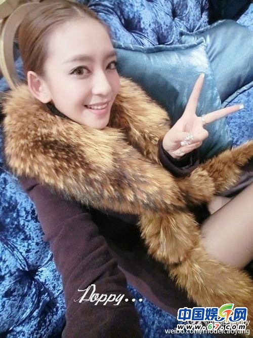 19歲嫩模曹陽(yáng)獲“車展女神”封號(hào) 海量私照曝光