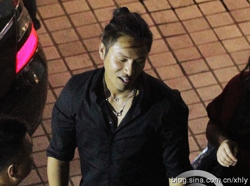 2012娛圈年度囧人囧事(二) 中年女星尺度大開(kāi) 李維嘉遭胸襲