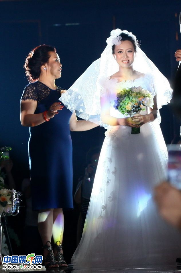 潘長(zhǎng)江之女潘陽婚禮高清照曝光
