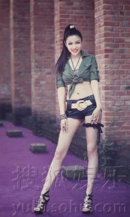 霍啟剛“海戰(zhàn)門”90后超模吳婷私照曝光 曾擔(dān)任文化大使