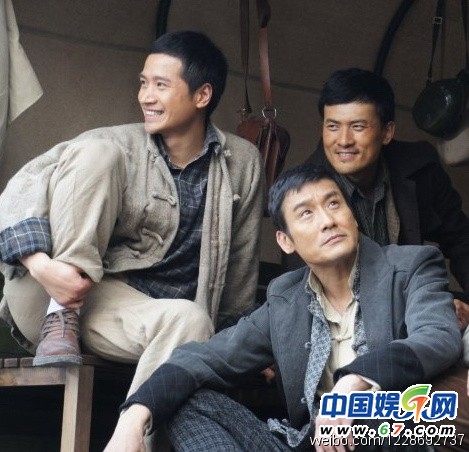 何潔攜新男友機場大秀恩愛引圍觀 赫子銘背景私照曝光