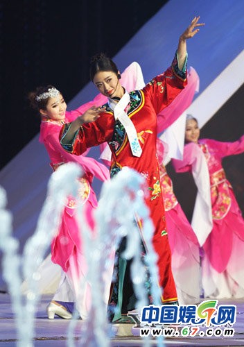 蔣欣率眾妃大跳驚鴻舞 盤(pán)點(diǎn)《甄嬛》后美艷照