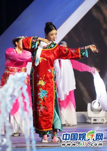 蔣欣率眾妃大跳驚鴻舞 盤(pán)點(diǎn)《甄嬛》后美艷照