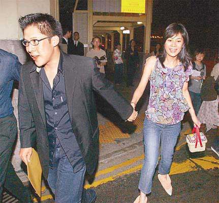 傳郭晶晶婚姻亮紅燈 霍啟剛與嫩模吳婷演“海戰(zhàn)門(mén)”