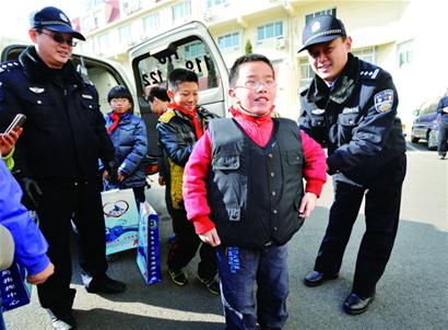 警營(yíng)開放咱過把癮