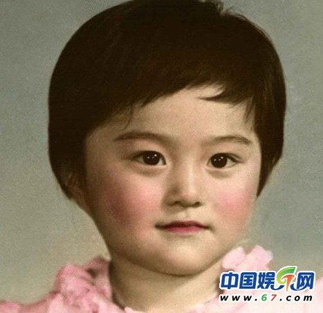 范冰冰16歲坦胸中空寫(xiě)真