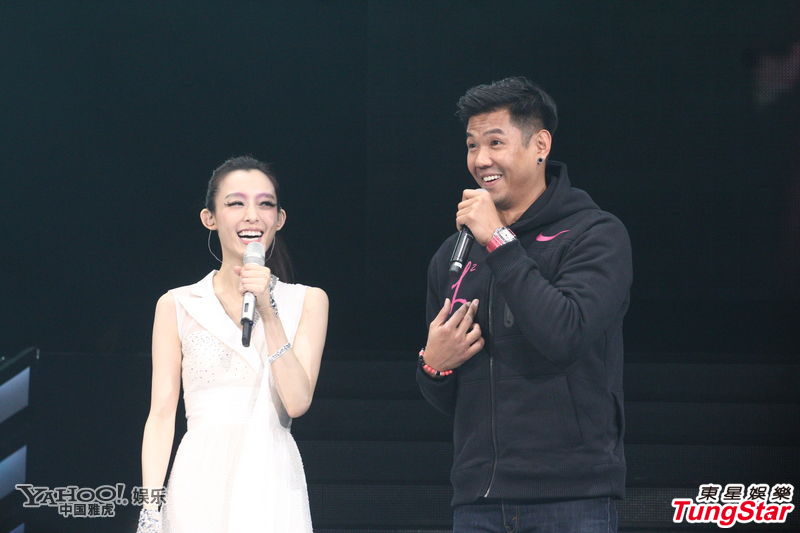 范瑋琪開(kāi)唱黑人愛(ài)相隨 張柏芝現(xiàn)身做嘉賓