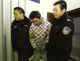 1月16日下午,犯罪嫌疑人王志初被新化警察抓獲。圖/IC