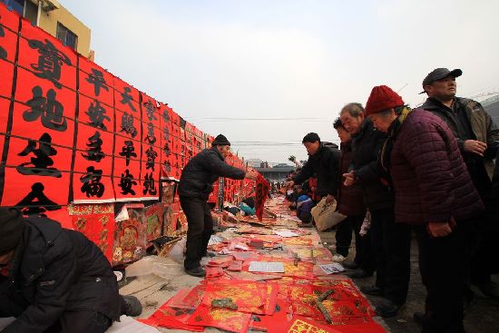 過大年趕大集 李村集場(chǎng)面火爆年味濃