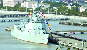 據(jù)新華社青島艦2月1日電由海軍北海艦隊(duì)3艘軍艦組成的中國(guó)海軍艦艇編隊(duì)，2月1日11時(shí)40分許按照預(yù)定計(jì)劃通過(guò)巴士海峽，進(jìn)入我國(guó)南海海域。