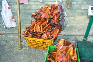 大膽！病死豬+蘇丹紅熏出Y臘肉