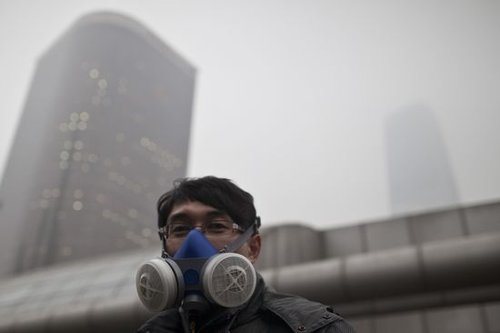 汽車(chē)尾氣排放被視作霧霾的成因之一，其中尤以柴油車(chē)為甚。