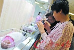 香港醫(yī)院中的內(nèi)地產(chǎn)婦。（資料圖片，CFP）