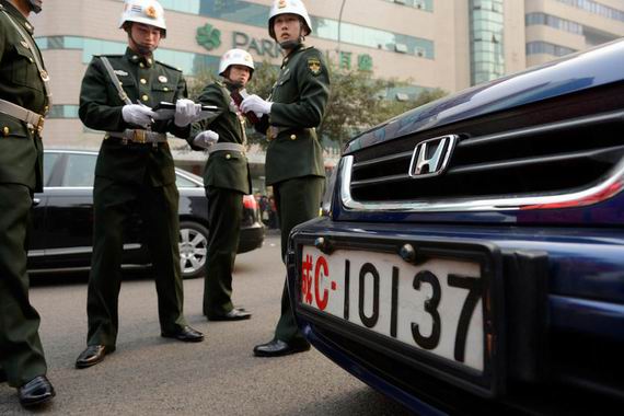 資料圖：重慶對軍車開展專項(xiàng)整頓。
