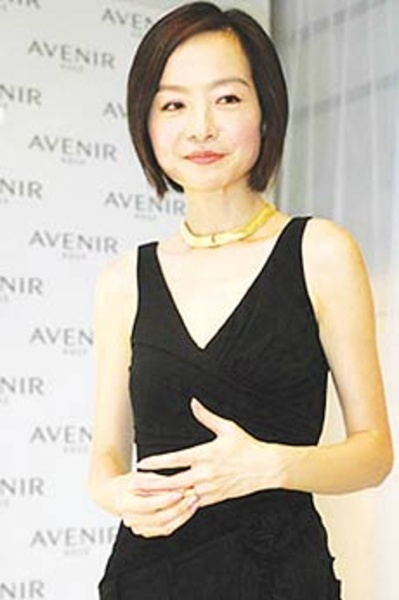 明星掀起劉?，F(xiàn)真顏美丑