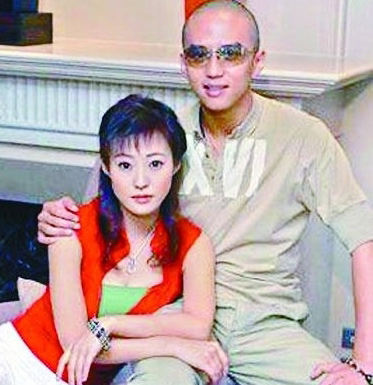 文章初戀女友曝光 揭明星大學(xué)時(shí)戀愛那些事