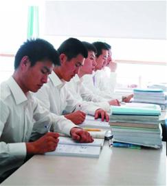 想沖上云霄？自掏學(xué)費80萬