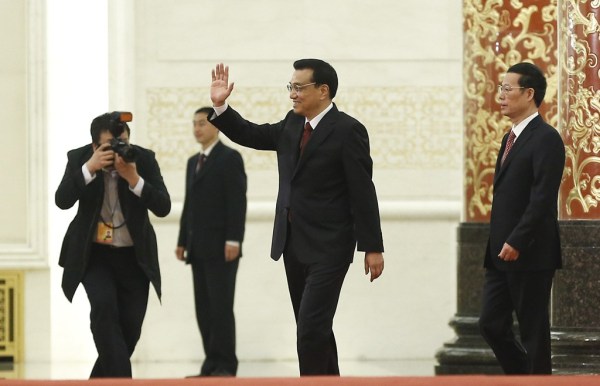 李克強(qiáng)約法三章:人民過好日子政府就要過緊日子 李克強(qiáng)約法三章:人民過好日子政府就要過緊日子