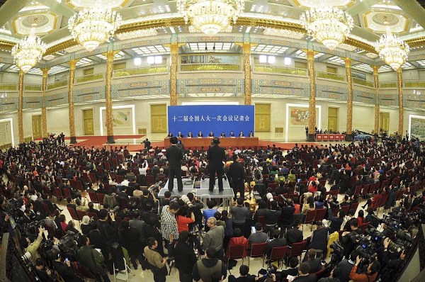 李克強(qiáng)約法三章:人民過好日子政府就要過緊日子 李克強(qiáng)約法三章:人民過好日子政府就要過緊日子