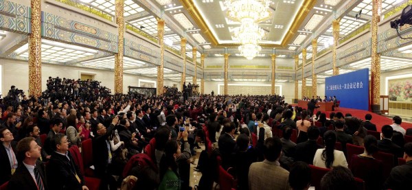 李克強(qiáng)約法三章:人民過好日子政府就要過緊日子 李克強(qiáng)約法三章:人民過好日子政府就要過緊日子