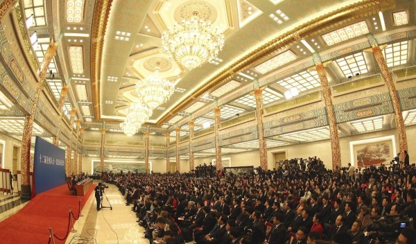 李克強(qiáng)約法三章:人民過好日子政府就要過緊日子 李克強(qiáng)約法三章:人民過好日子政府就要過緊日子