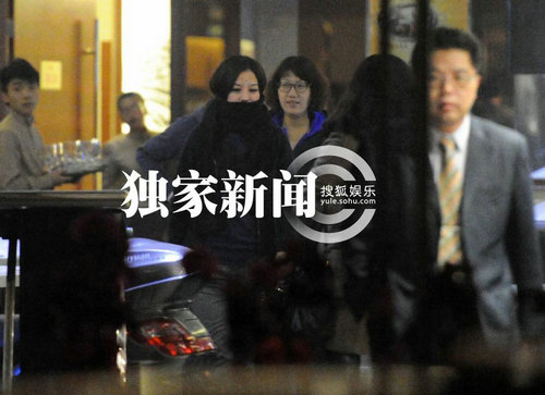 趙薇會(huì)友被跟拍速閃人