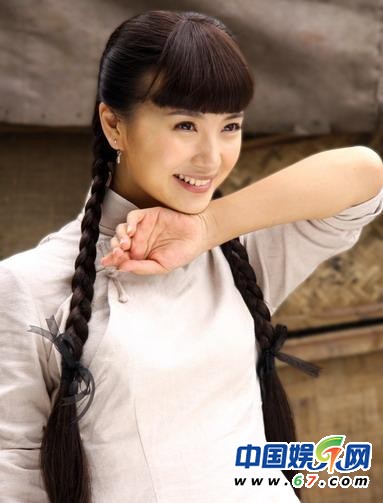 盤(pán)點(diǎn)中外女星影視劇學(xué)生裝 何潔張柏芝張韶涵驚艷搶鏡