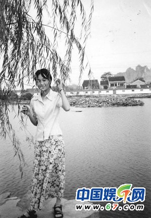 楊冪從小美艷黃磊似女童 &#8220;六一&#8221;曝明星童年照(組圖)