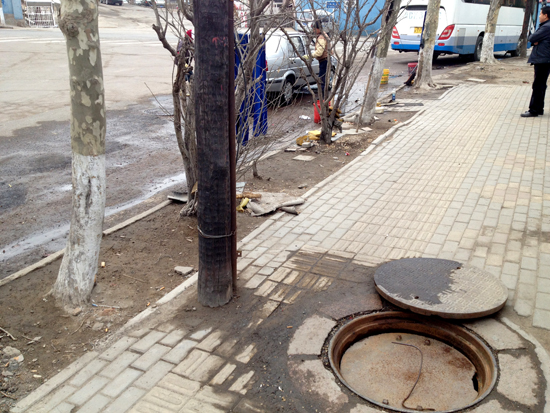 揭秘青島洗車業(yè)亂象 無證經(jīng)營盜取地下水