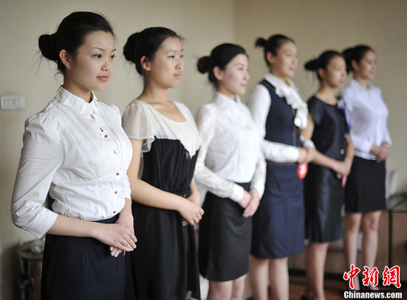 大學(xué)生爭相應(yīng)聘空乘