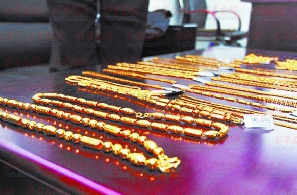 搶劫的贓物。