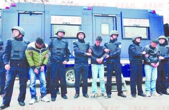 2011年11月20日，案發(fā)48小時(shí)后三名嫌犯全部落網(wǎng)。