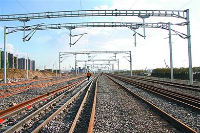 青島北站今晚接軌膠濟(jì)線 候車廳60部電梯 青島北站今晚接軌膠濟(jì)線 候車廳60部電梯