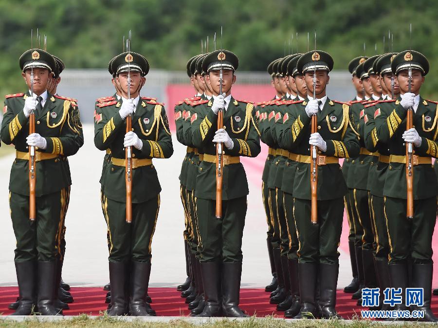 走近升旗儀式護衛(wèi)方隊