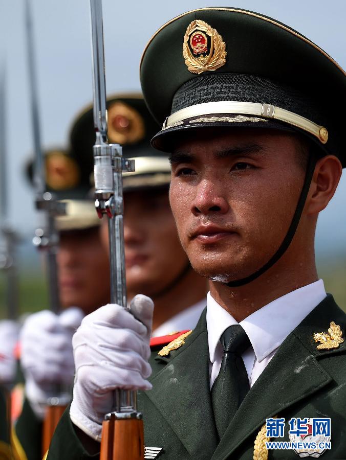 走近升旗儀式護衛(wèi)方隊