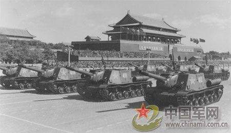 1958年國(guó)慶閱兵 民兵方隊(duì)規(guī)?？涨?組圖)