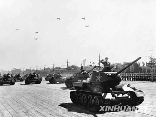 1958年國(guó)慶閱兵 民兵方隊(duì)規(guī)?？涨?組圖)