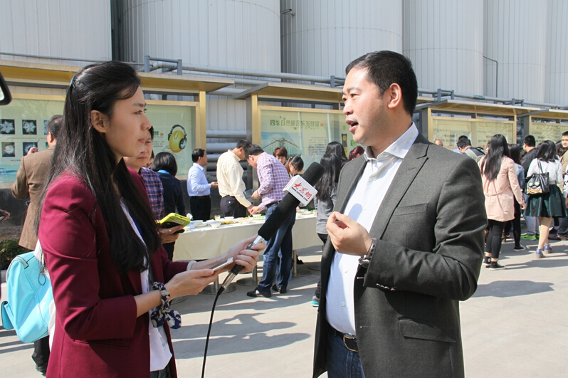 采訪團記者走進煙臺魯花集團